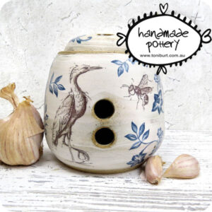 handmade ceramic garlic keeper garlic cellar jar with heron and bee pottery toni burt 1