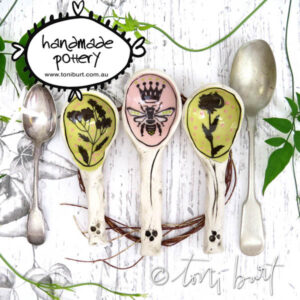 handmade trio ceramic spoons with bee and crown 0001