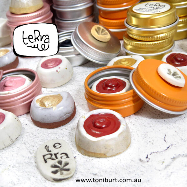 teRra handmade watercolour paints on the go tin sets round micro and teeny multi 4