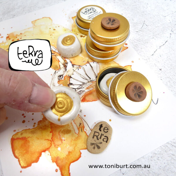 teRra handmade watercolour paints on the go tin sets teeny pogold 3