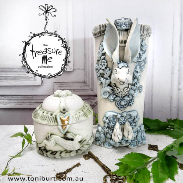 porcelain hares set 2 round and tall 01